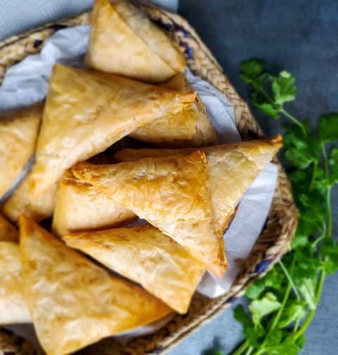 Chicken samosas with phyllo dough