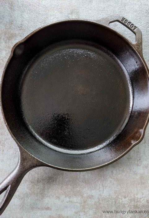 Seasoning a cast iron skillet : step by step guide