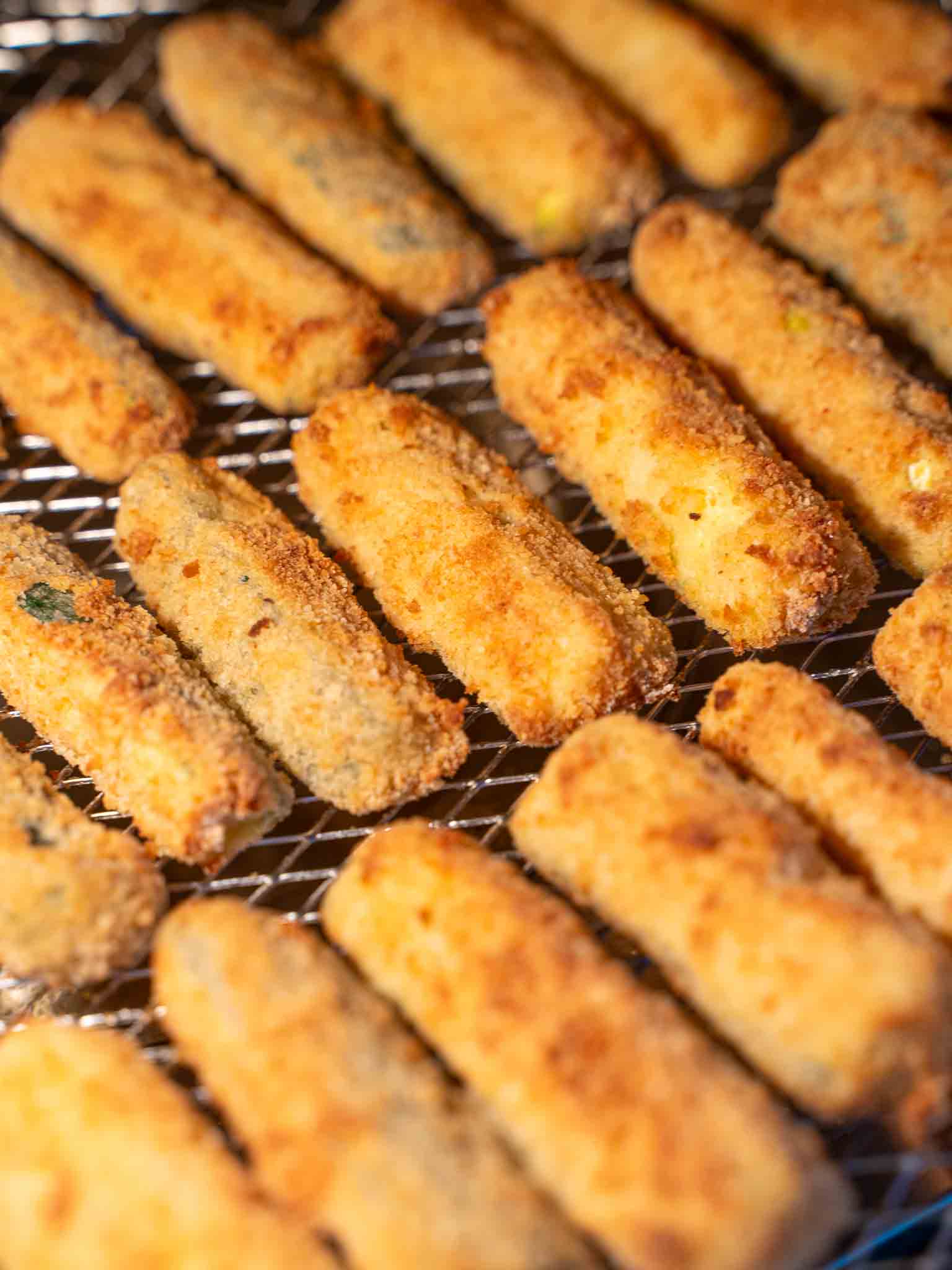 Air Fryer Zucchini fries